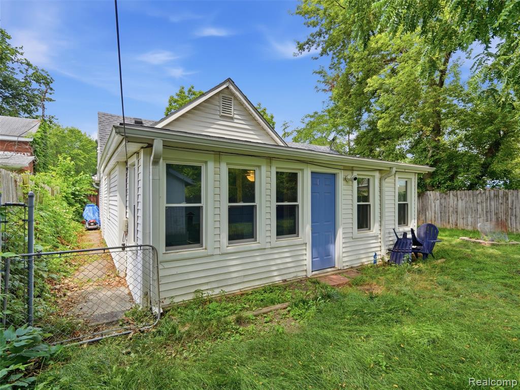 main property photo 27