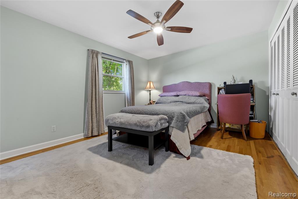 main property photo 20