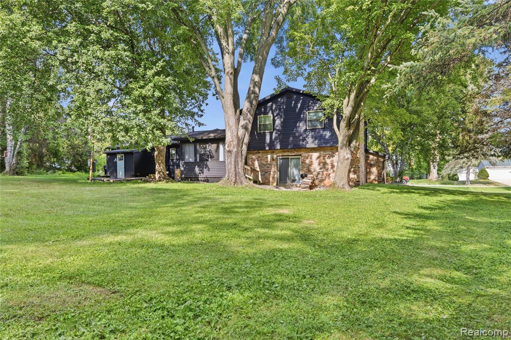main property photo 30