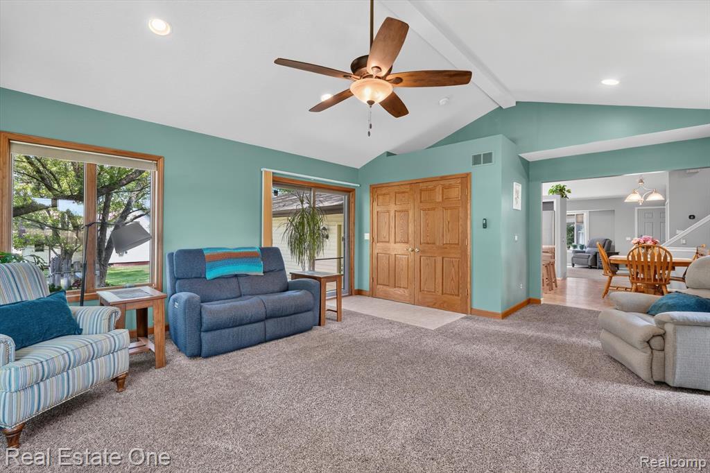 property viewer photo 15