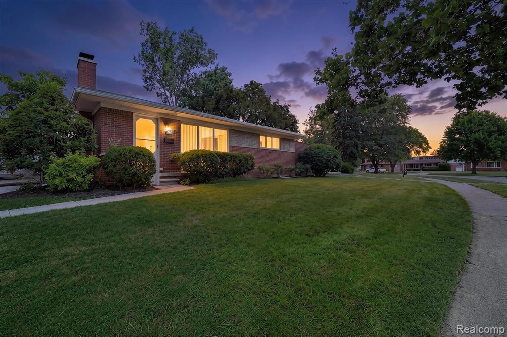 main property photo 25