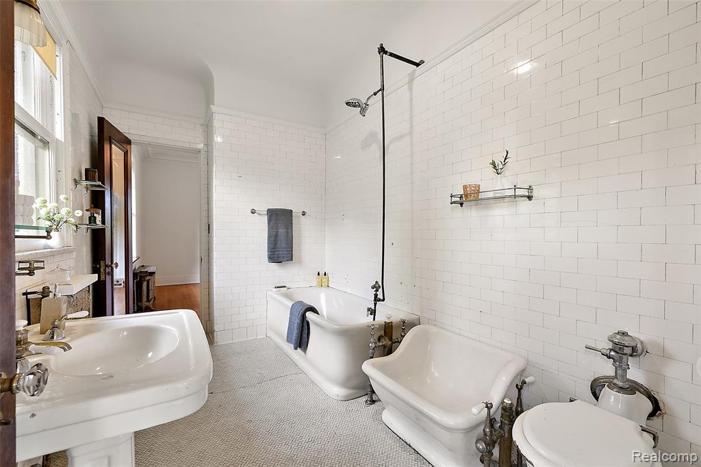 main property photo 64