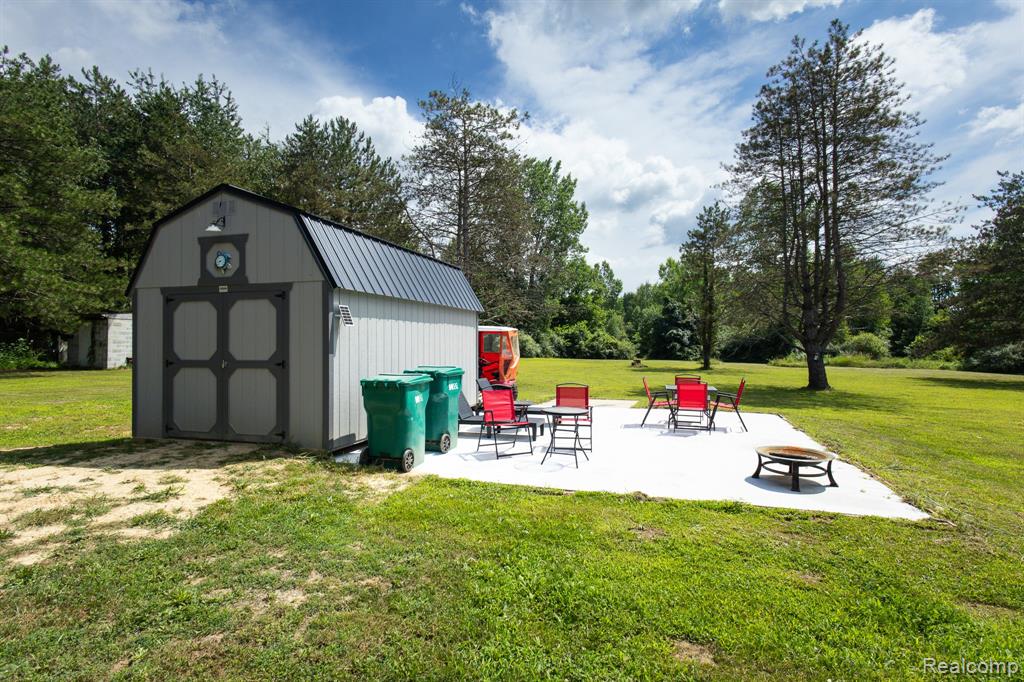 main property photo 18