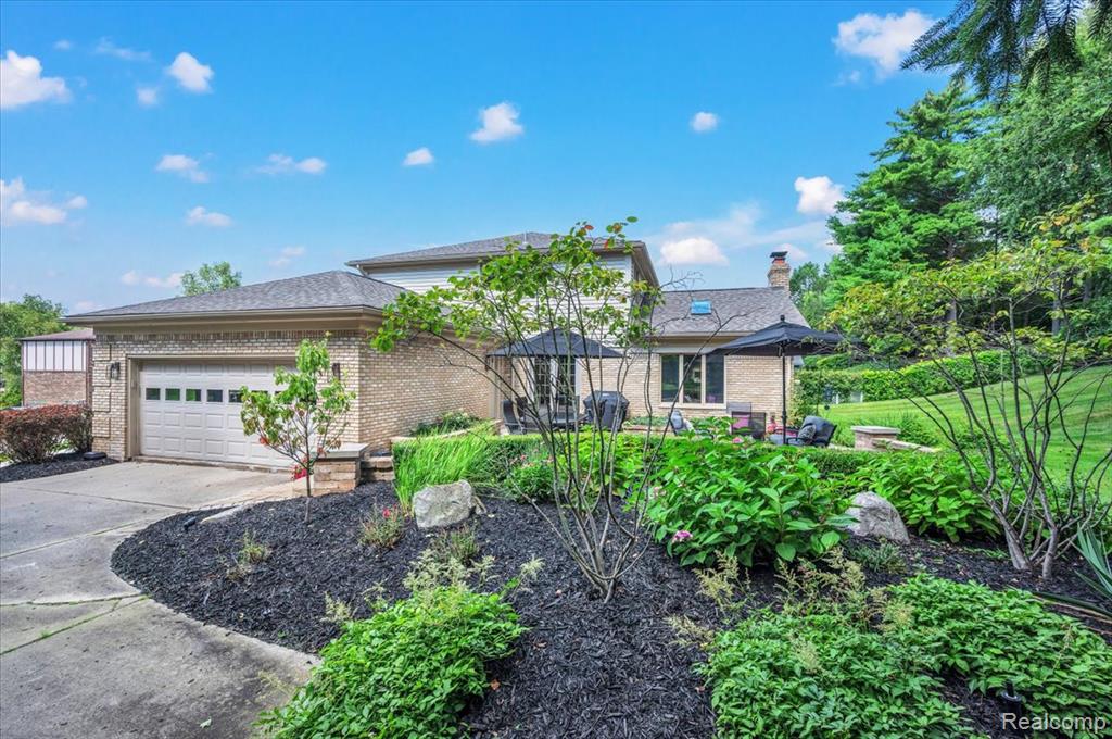 main property photo 11