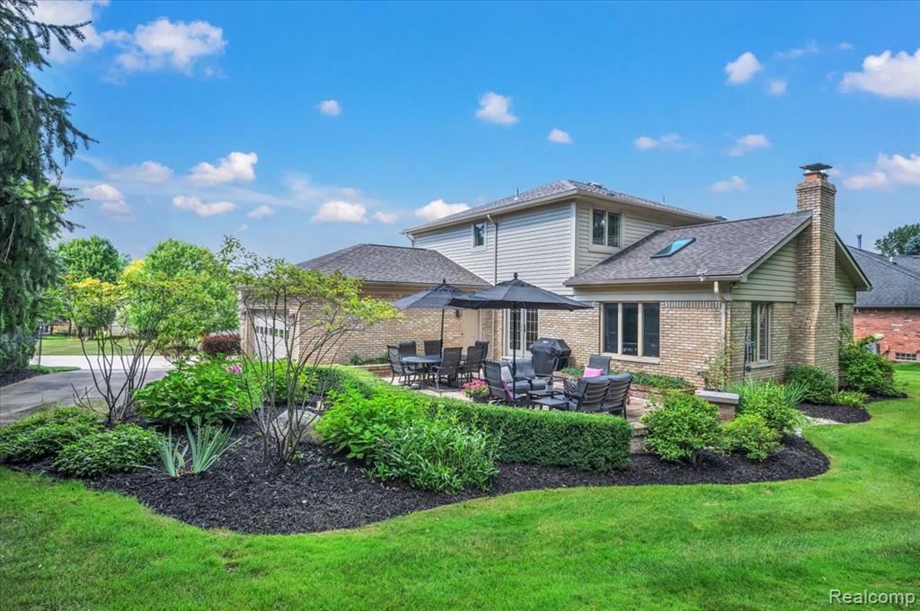 main property photo 8