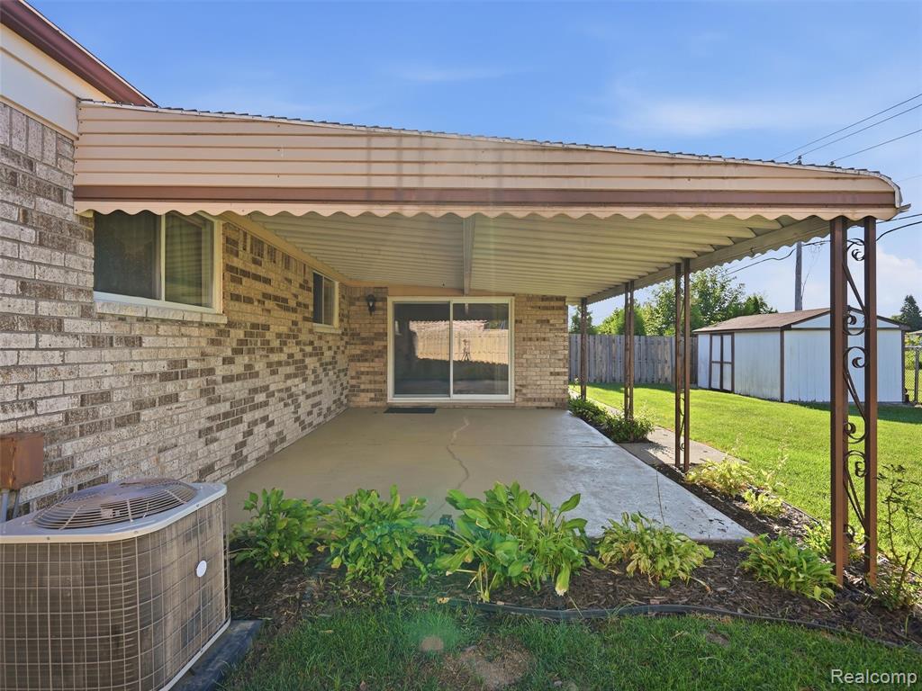 main property photo 30