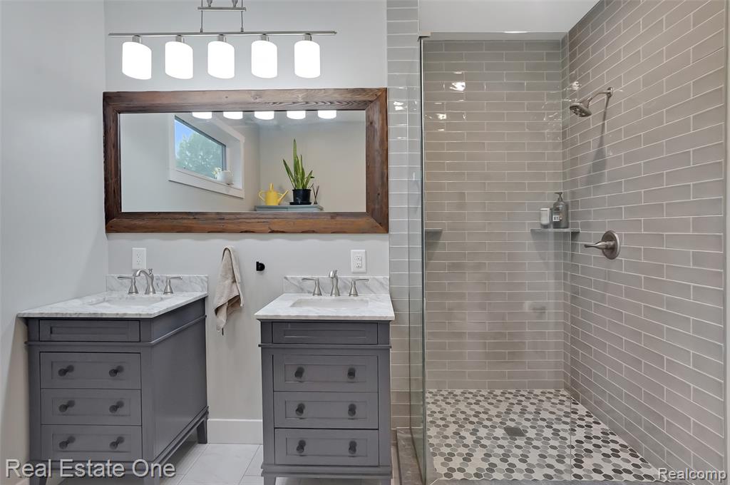 property viewer photo 34