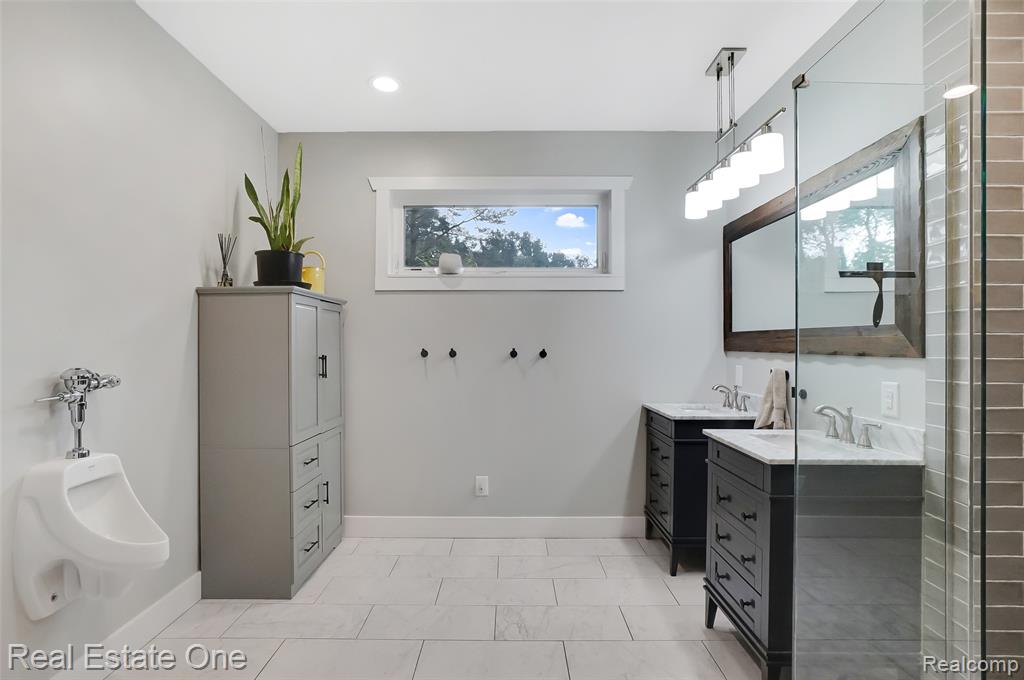 property viewer photo 35