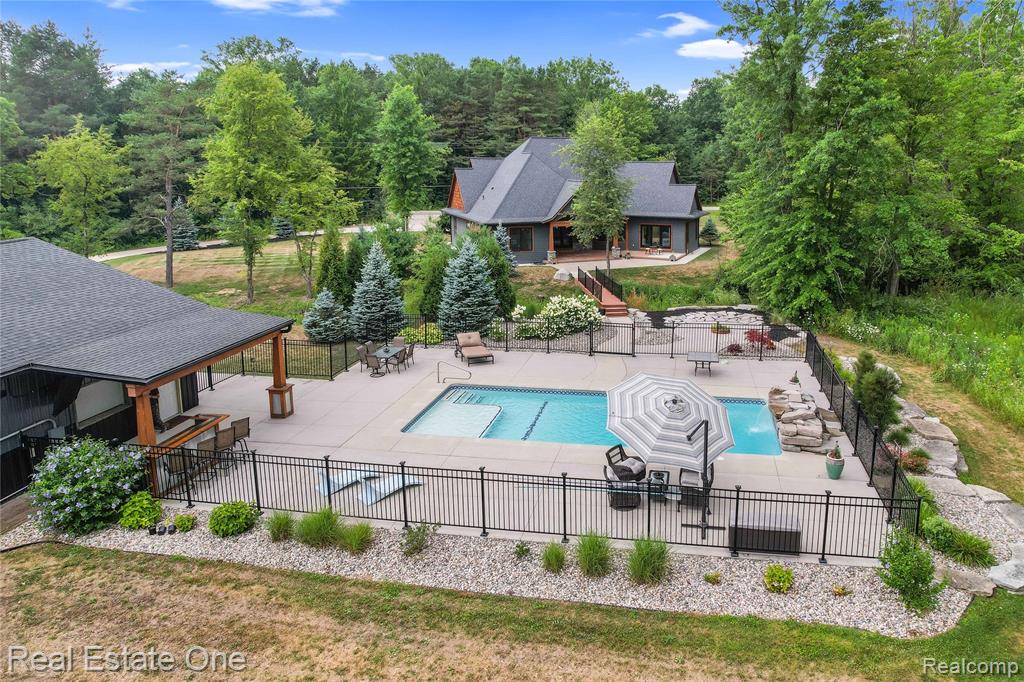 property viewer photo 57