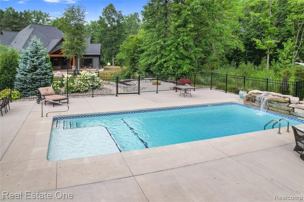 property viewer photo 58