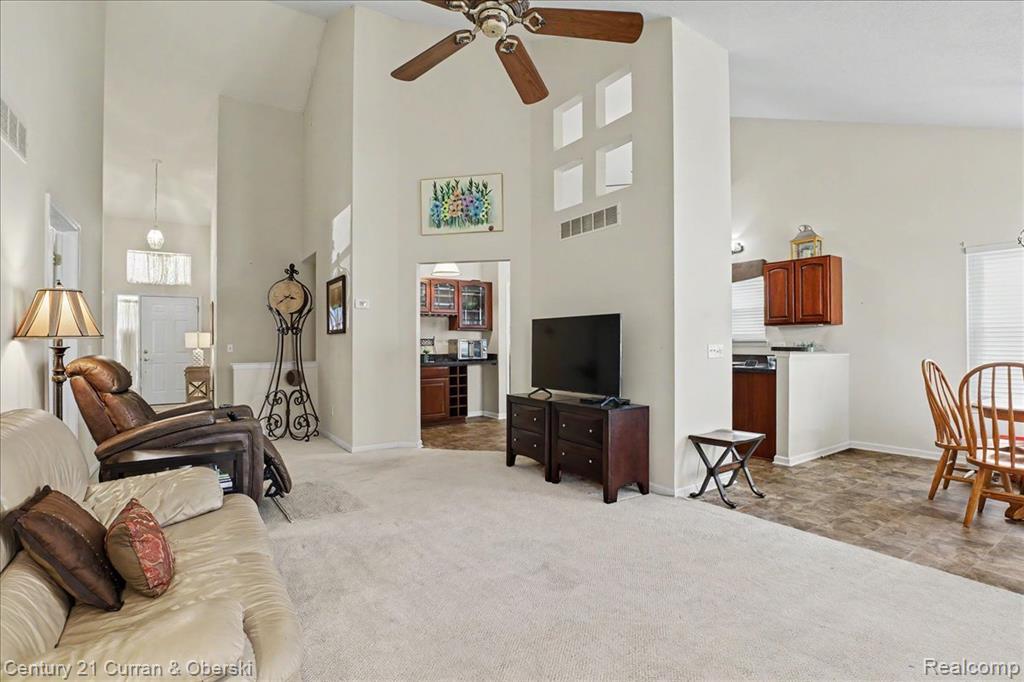 property viewer photo 5
