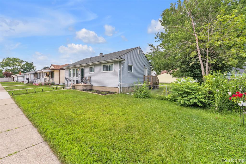 main property photo 3