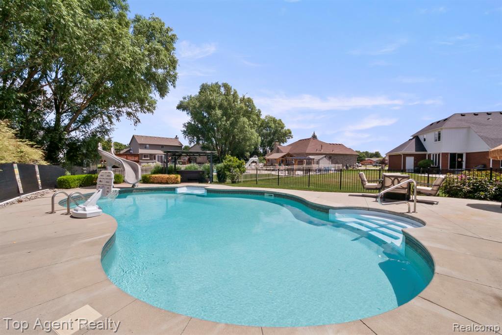 main property photo 59