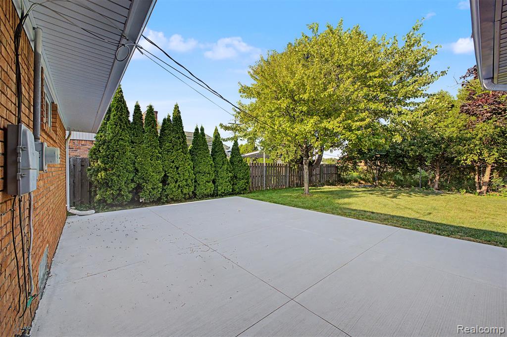 main property photo 39
