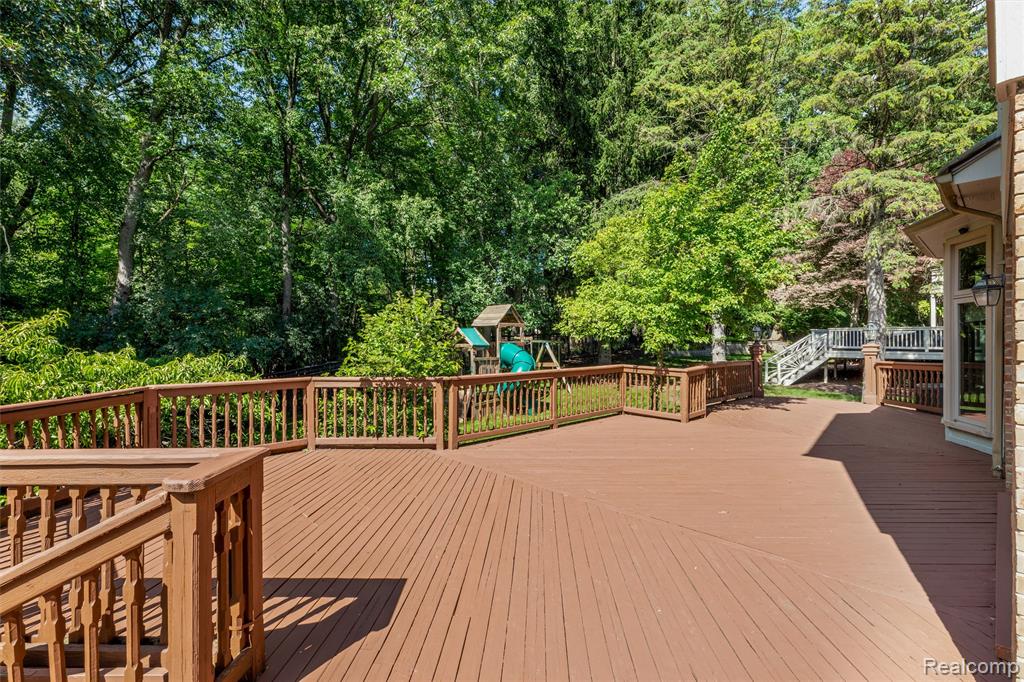 main property photo 14