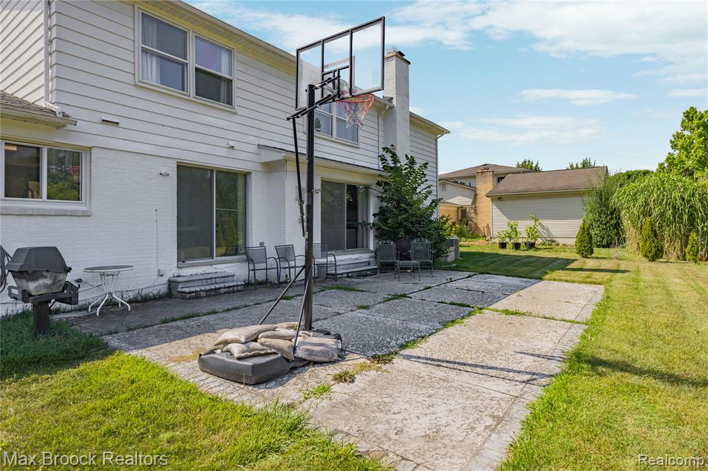 main property photo 65