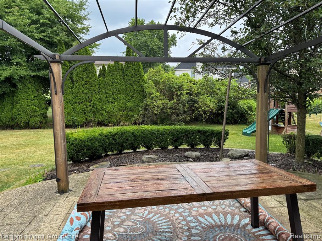 main property photo 41