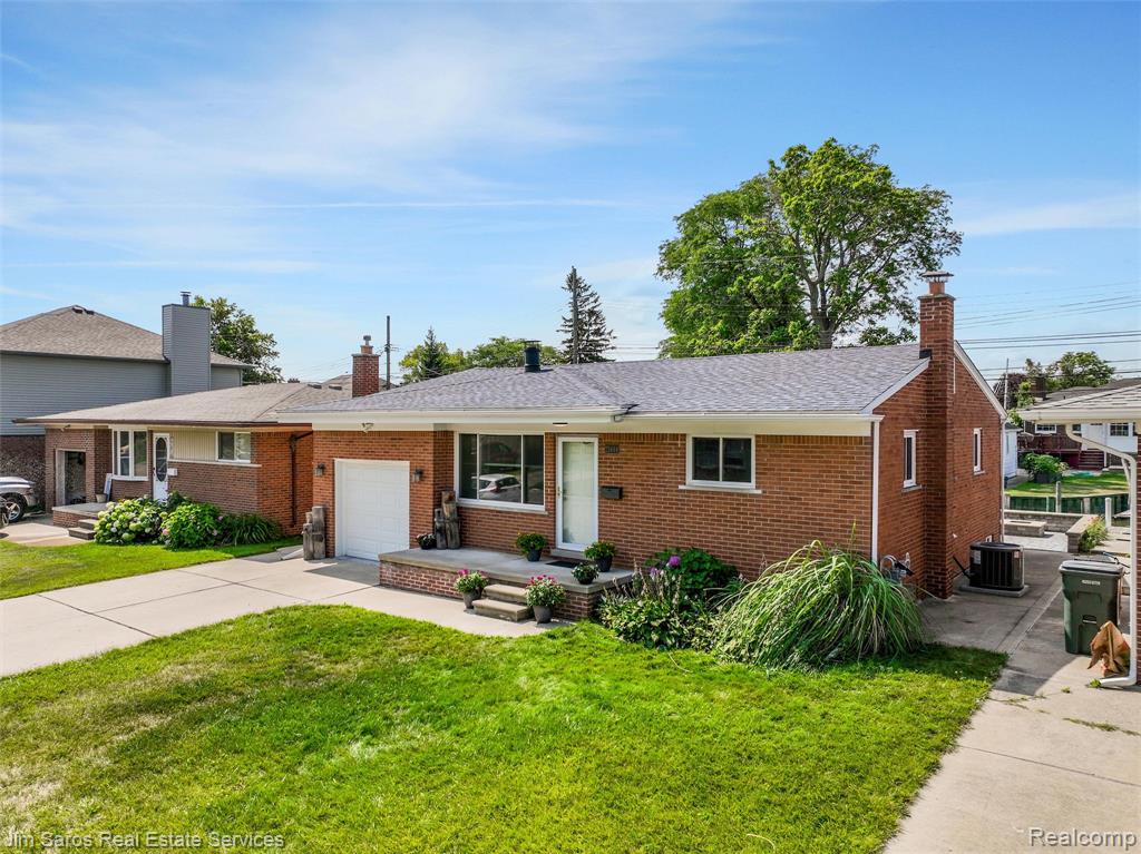 main property photo 12