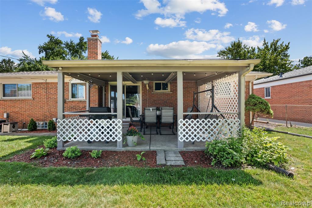main property photo 28