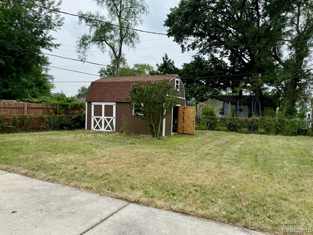 main property photo 26
