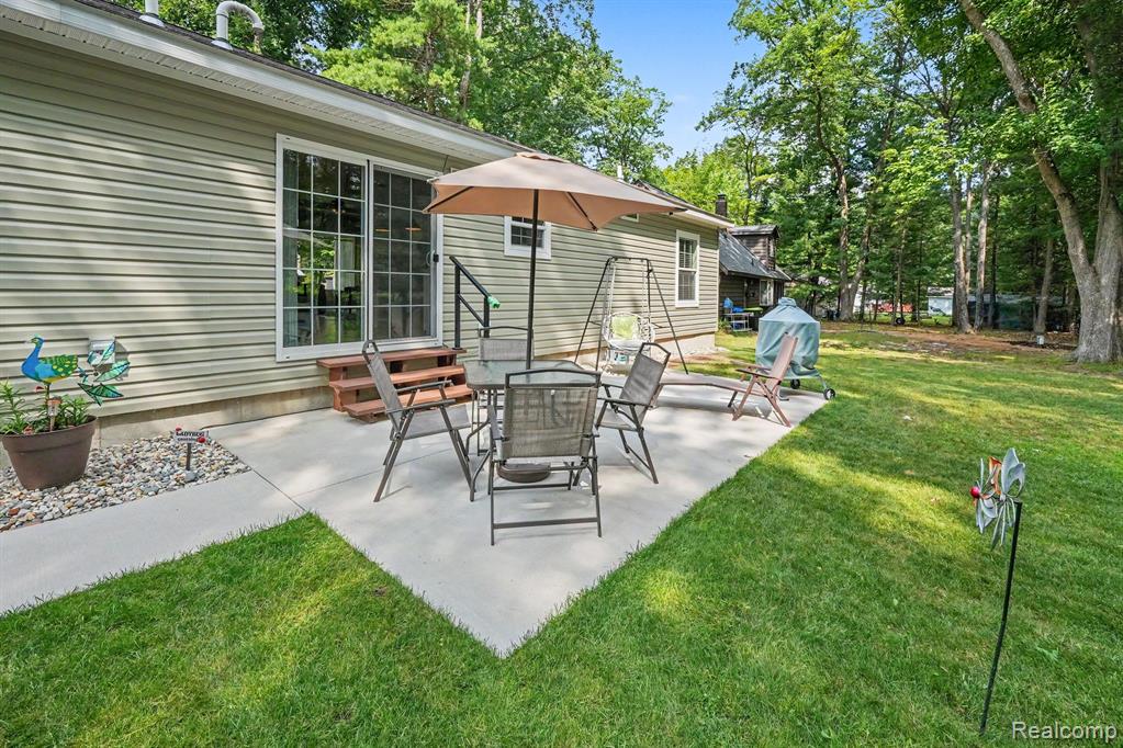 main property photo 22
