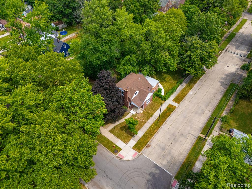 main property photo 49