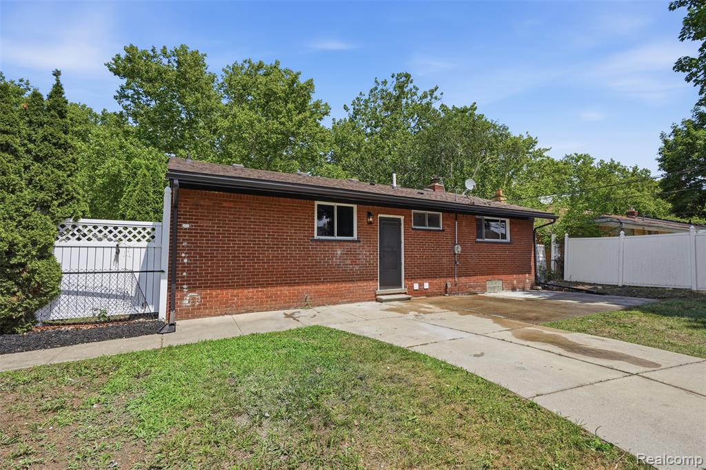 main property photo 39