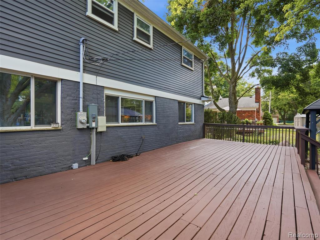 main property photo 41