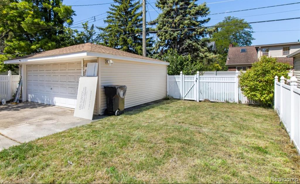 main property photo 22