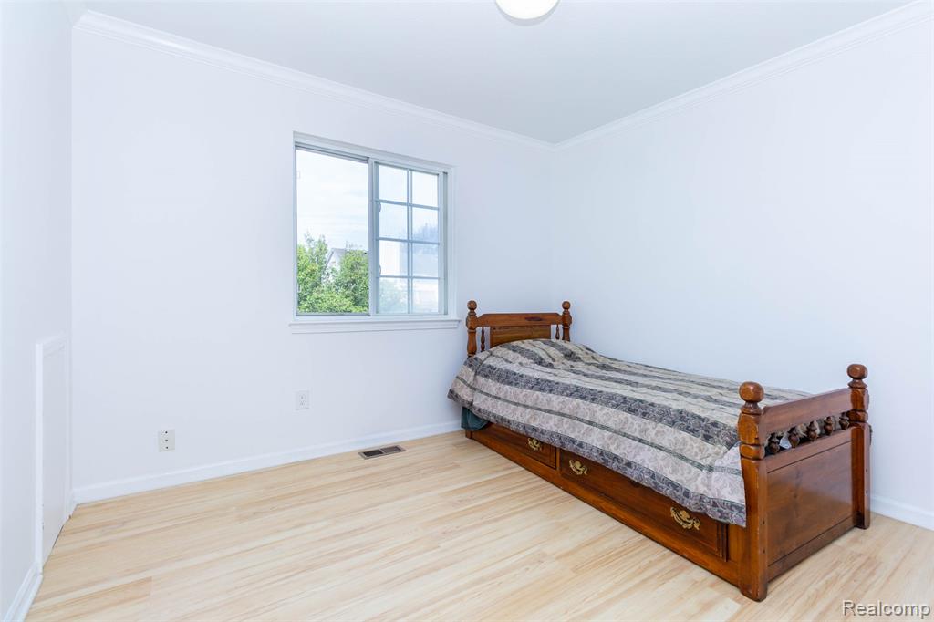 property viewer photo 25