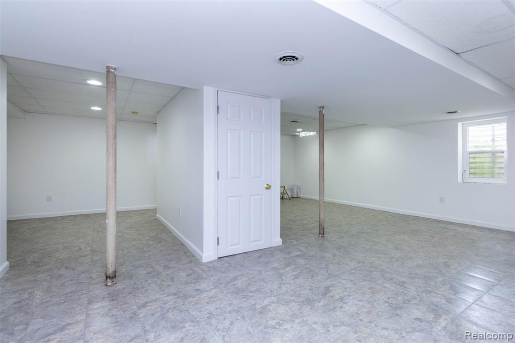 property viewer photo 35