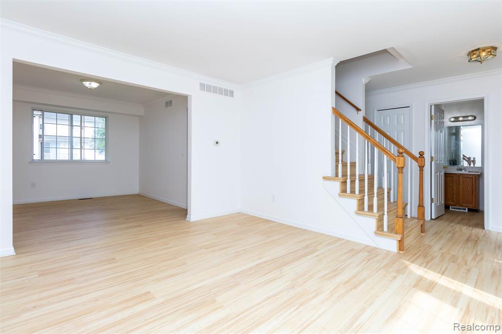 property viewer photo 8