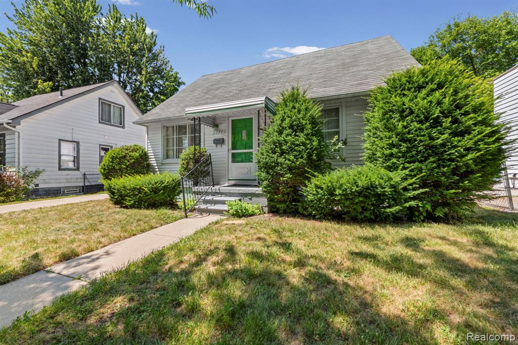 main property photo 25
