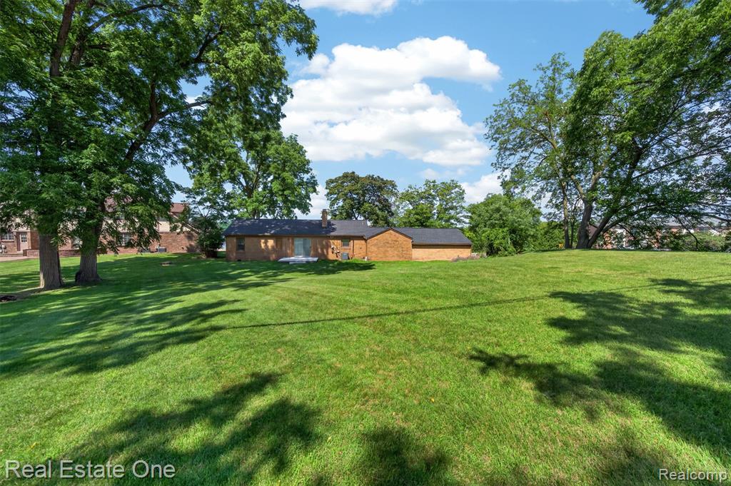 main property photo 32