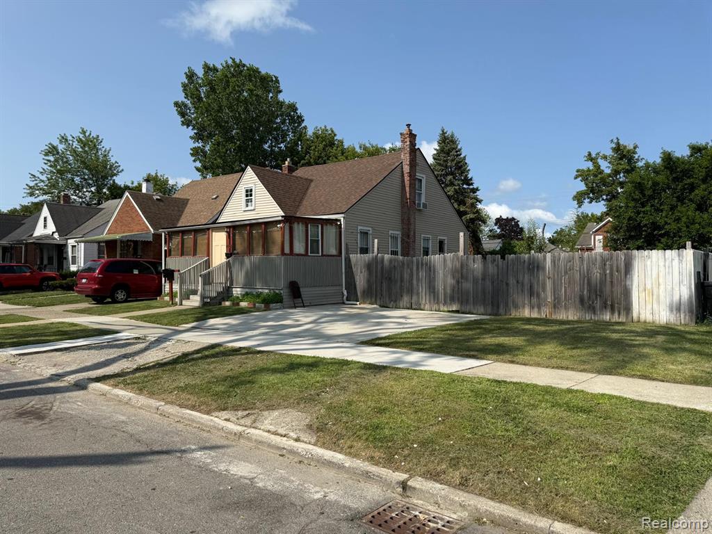 main property photo 30