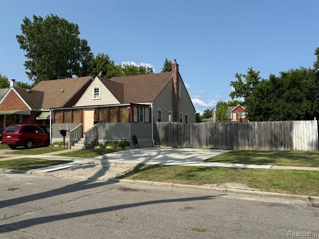 main property photo 33