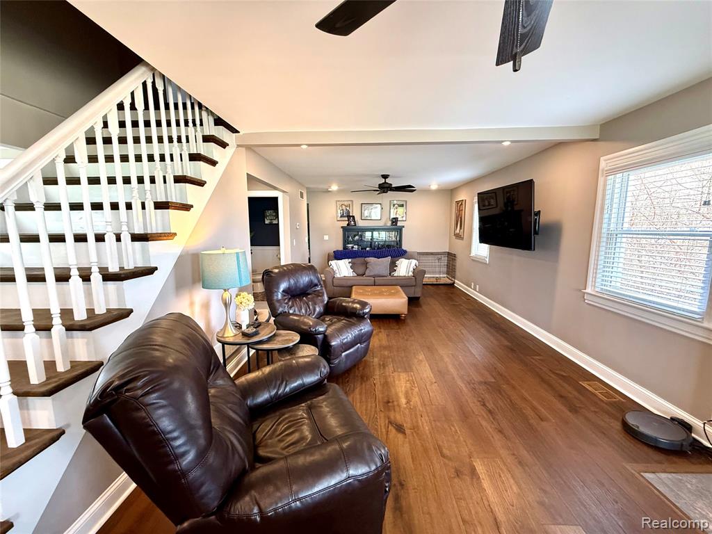 property viewer photo 13