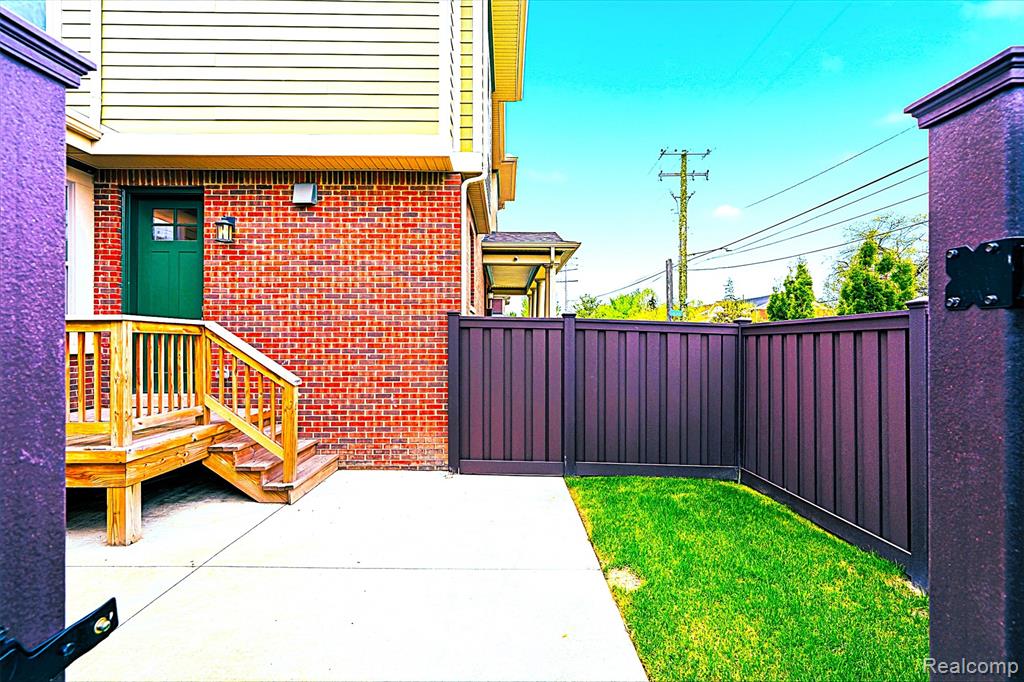 main property photo 20