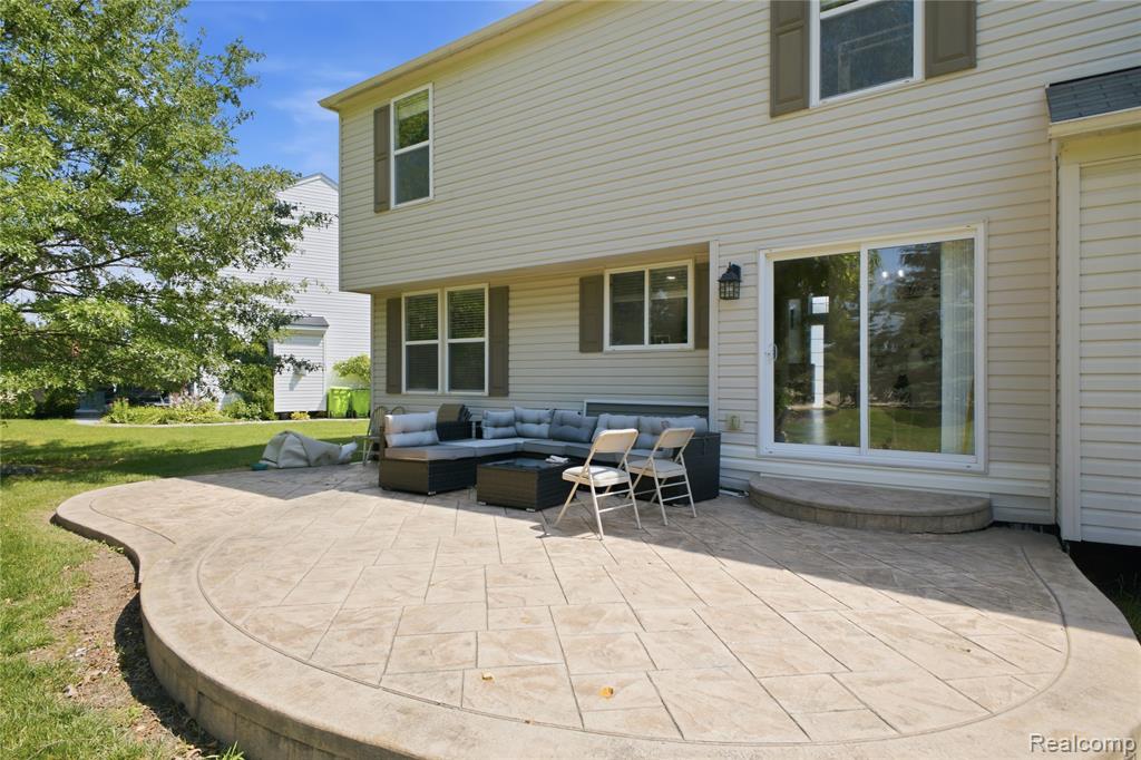 main property photo 18