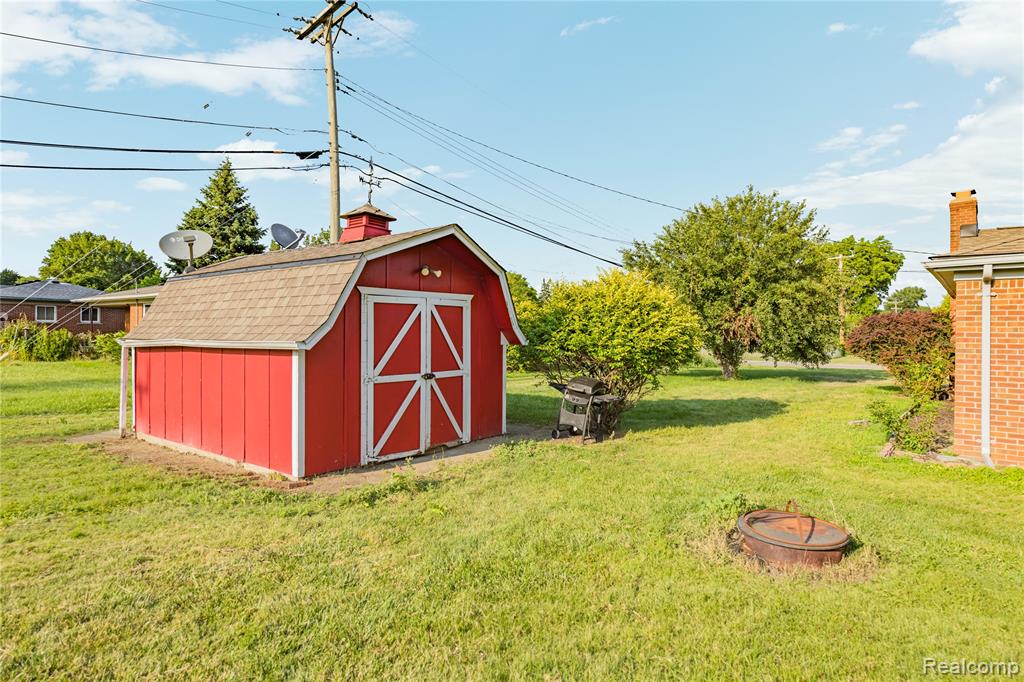 main property photo 50