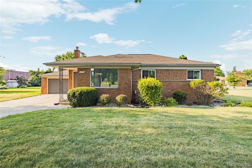 main property photo 6