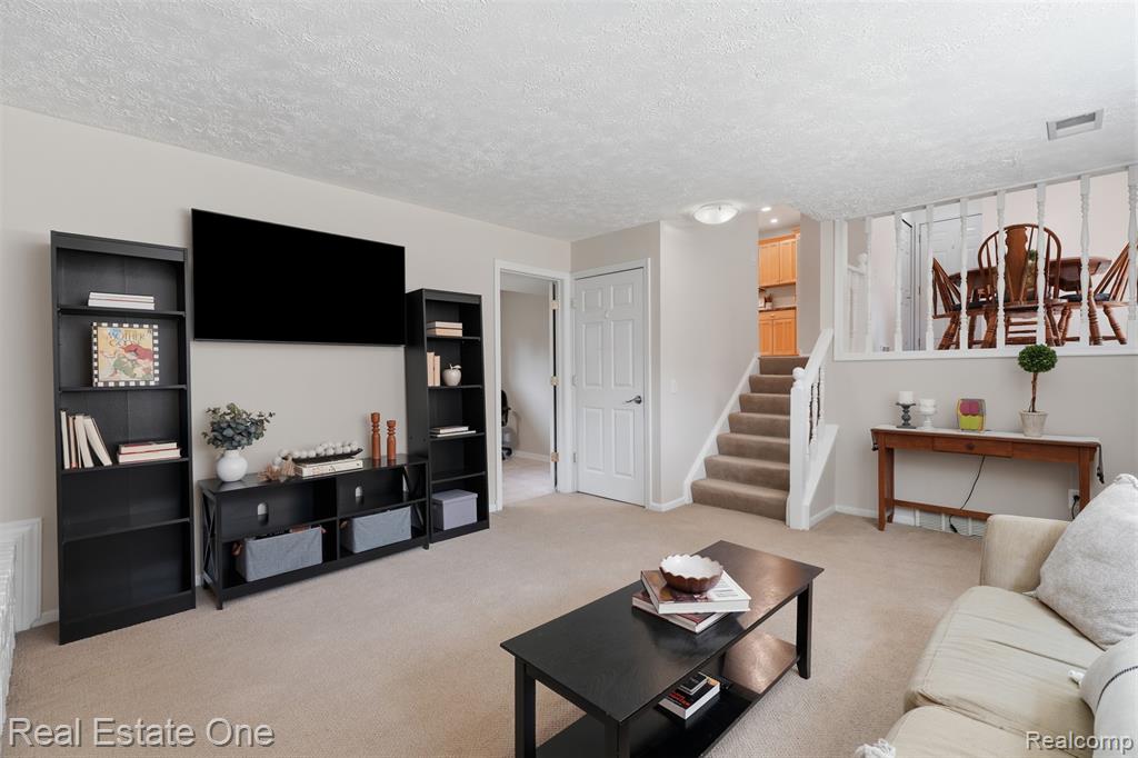 property viewer photo 9
