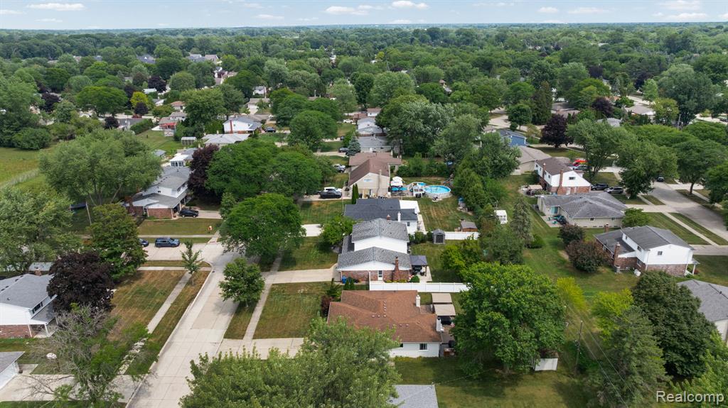 main property photo 45