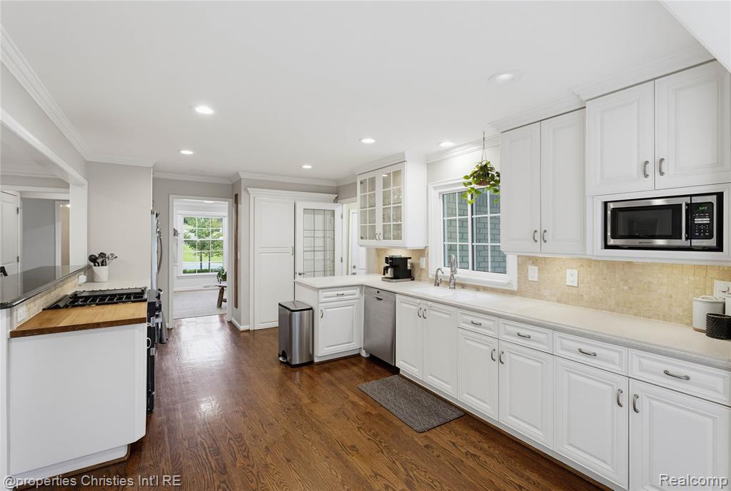 property viewer photo 13