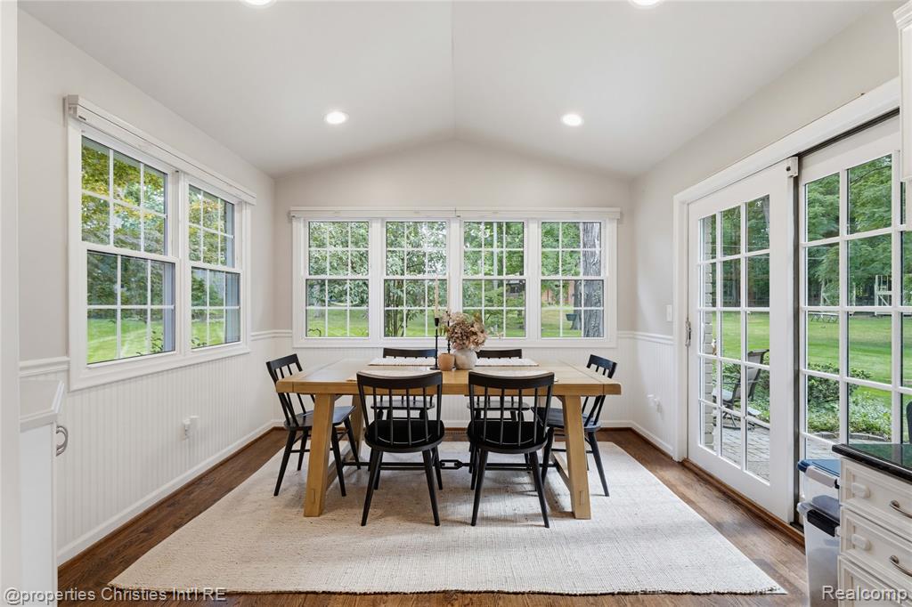 property viewer photo 19