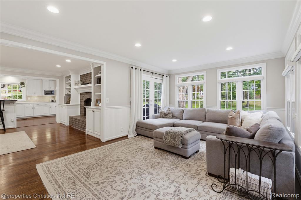 property viewer photo 26