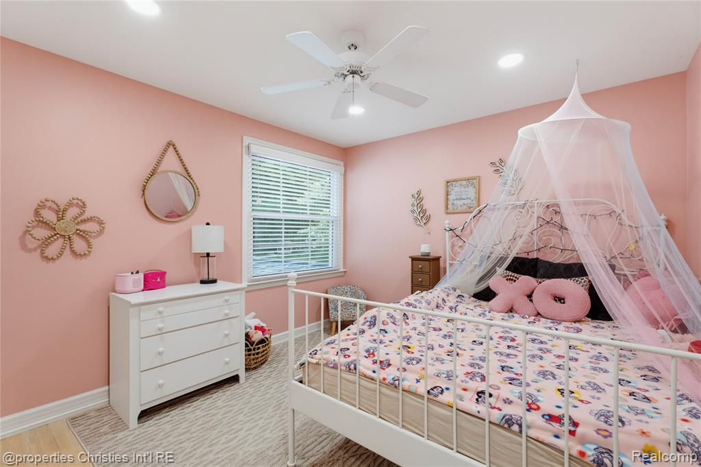 property viewer photo 33