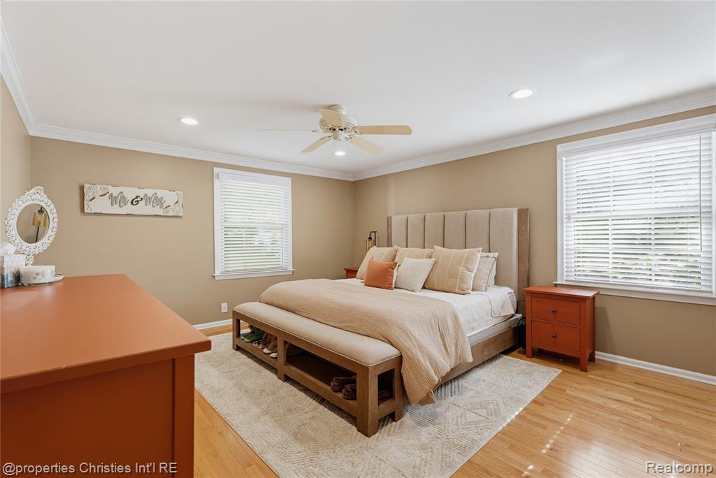 property viewer photo 42