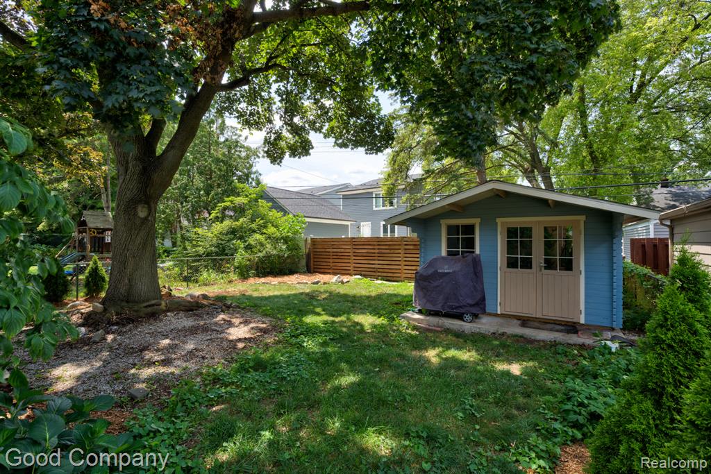 main property photo 38