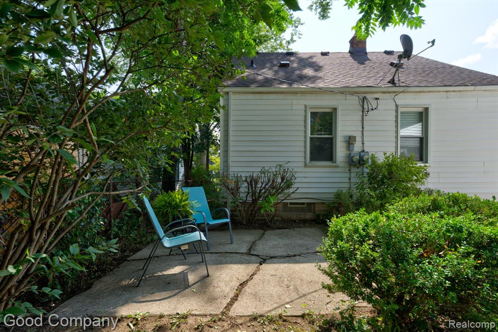 main property photo 38